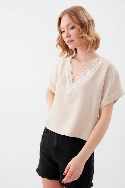 LOW SHOULDER V COLLAR PLEATED BLOUSE