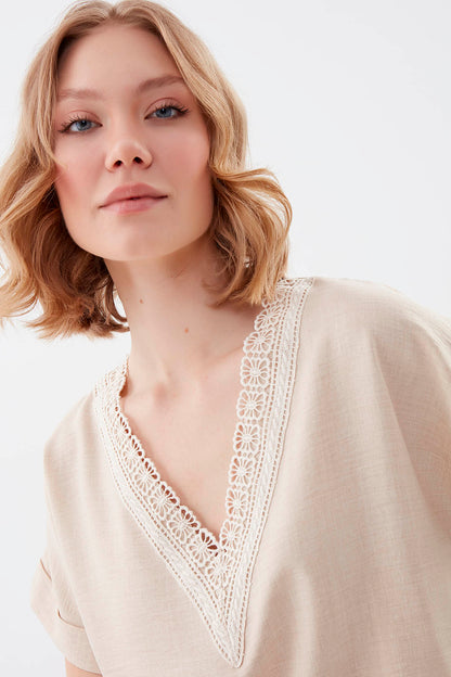 LOW SHOULDER V COLLAR PLEATED BLOUSE
