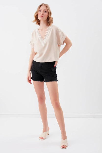 LOW SHOULDER V COLLAR PLEATED BLOUSE