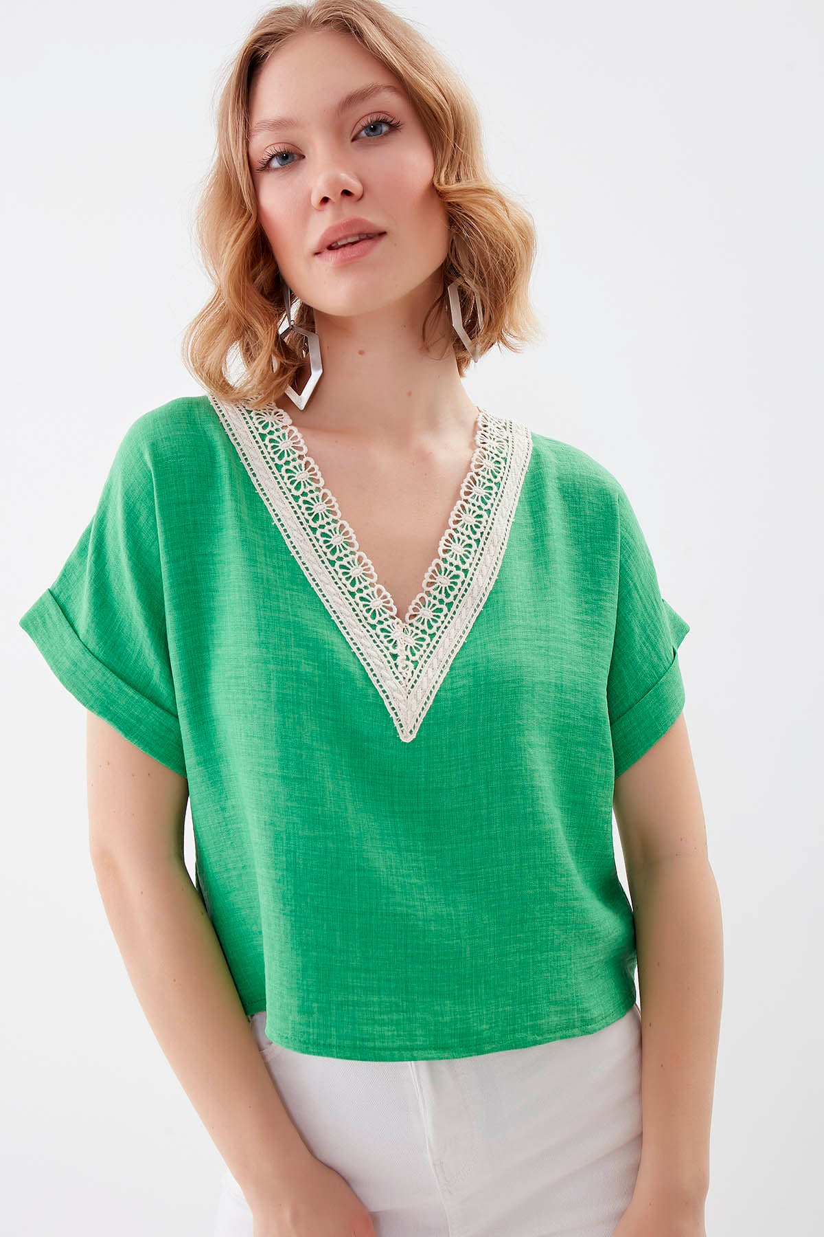 LOW SHOULDER V COLLAR PLEATED BLOUSE