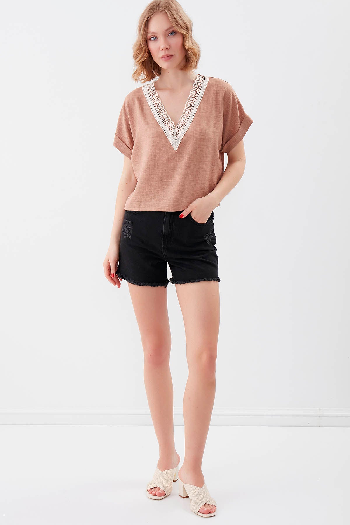 LOW SHOULDER V COLLAR PLEATED BLOUSE