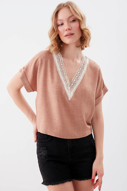 LOW SHOULDER V COLLAR PLEATED BLOUSE