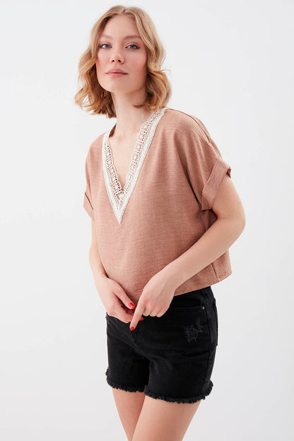 LOW SHOULDER V COLLAR PLEATED BLOUSE