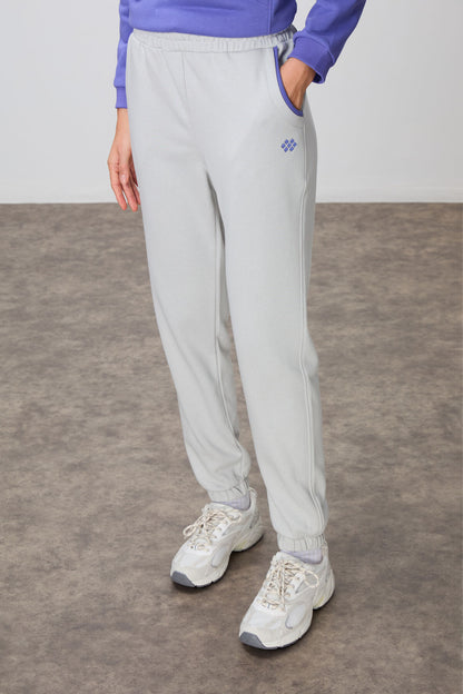 Plato-Stone Compact Cotton Thick Smooth Textured Stand Collar Oversize Fit Women's Tracksuit Set - 95342
