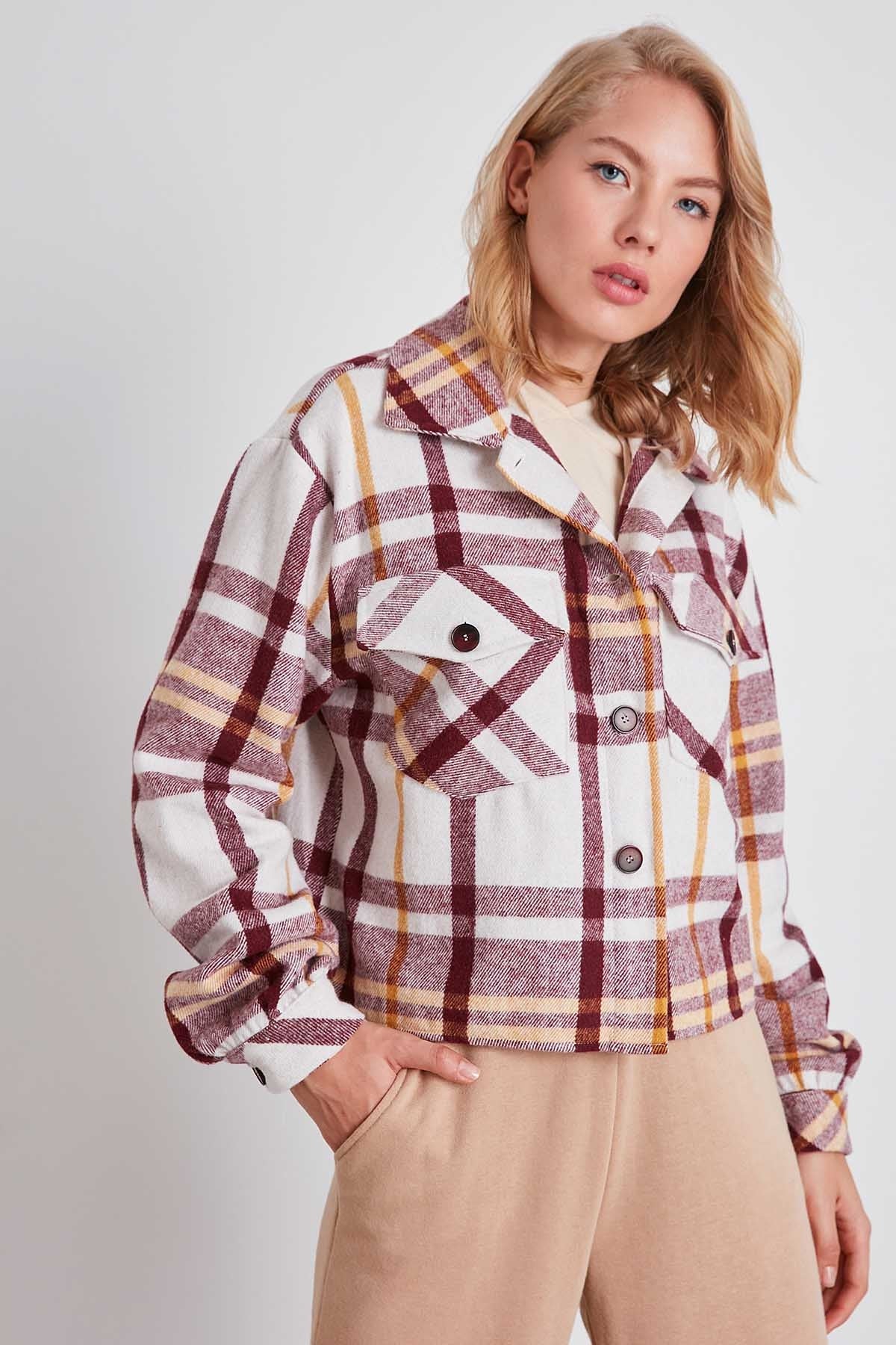 PLAID PATTERN POCKET CROP LUMBERJACK SHIRT