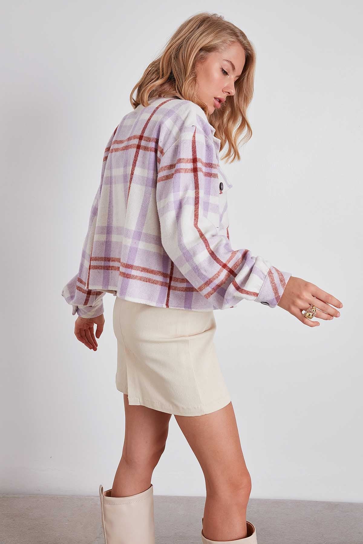 PLAID PATTERN POCKET CROP LUMBERJACK SHIRT