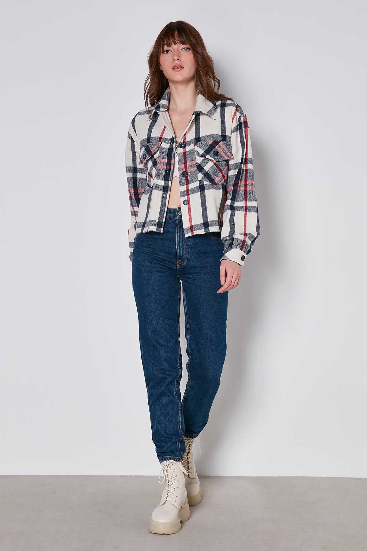 PLAID PATTERN POCKET CROP LUMBERJACK SHIRT