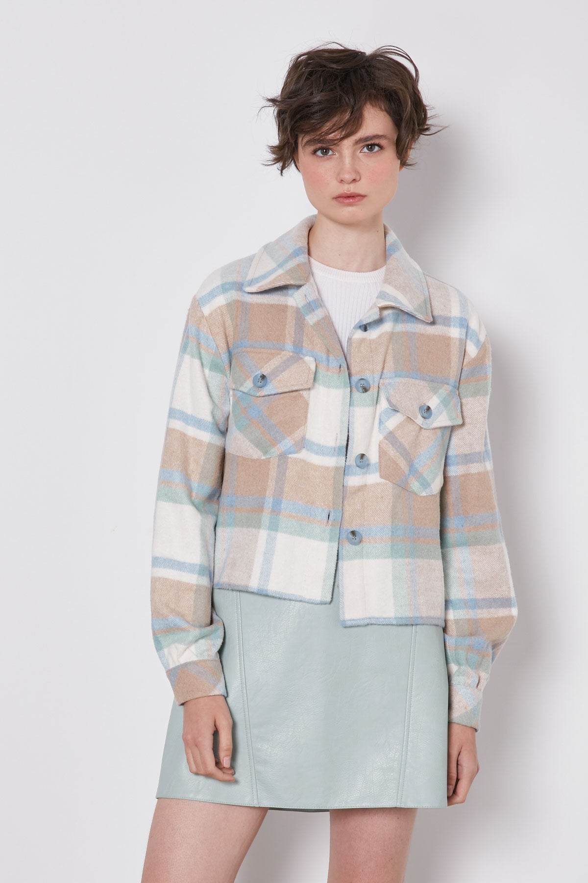 PLAID PATTERN POCKET CROP LUMBERJACK SHIRT