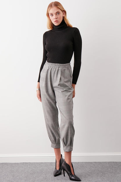 PLAID PATTERN  CROP TROUSERS