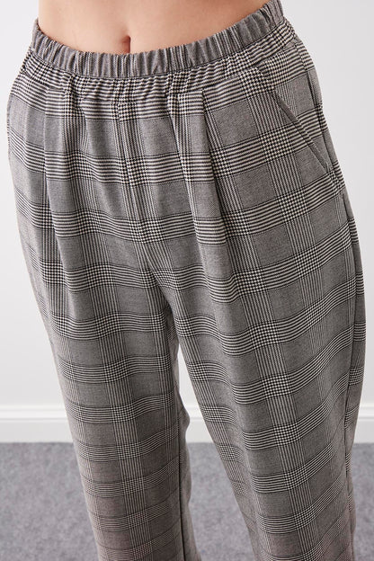 PLAID PATTERN  PLEATED TROUSERS