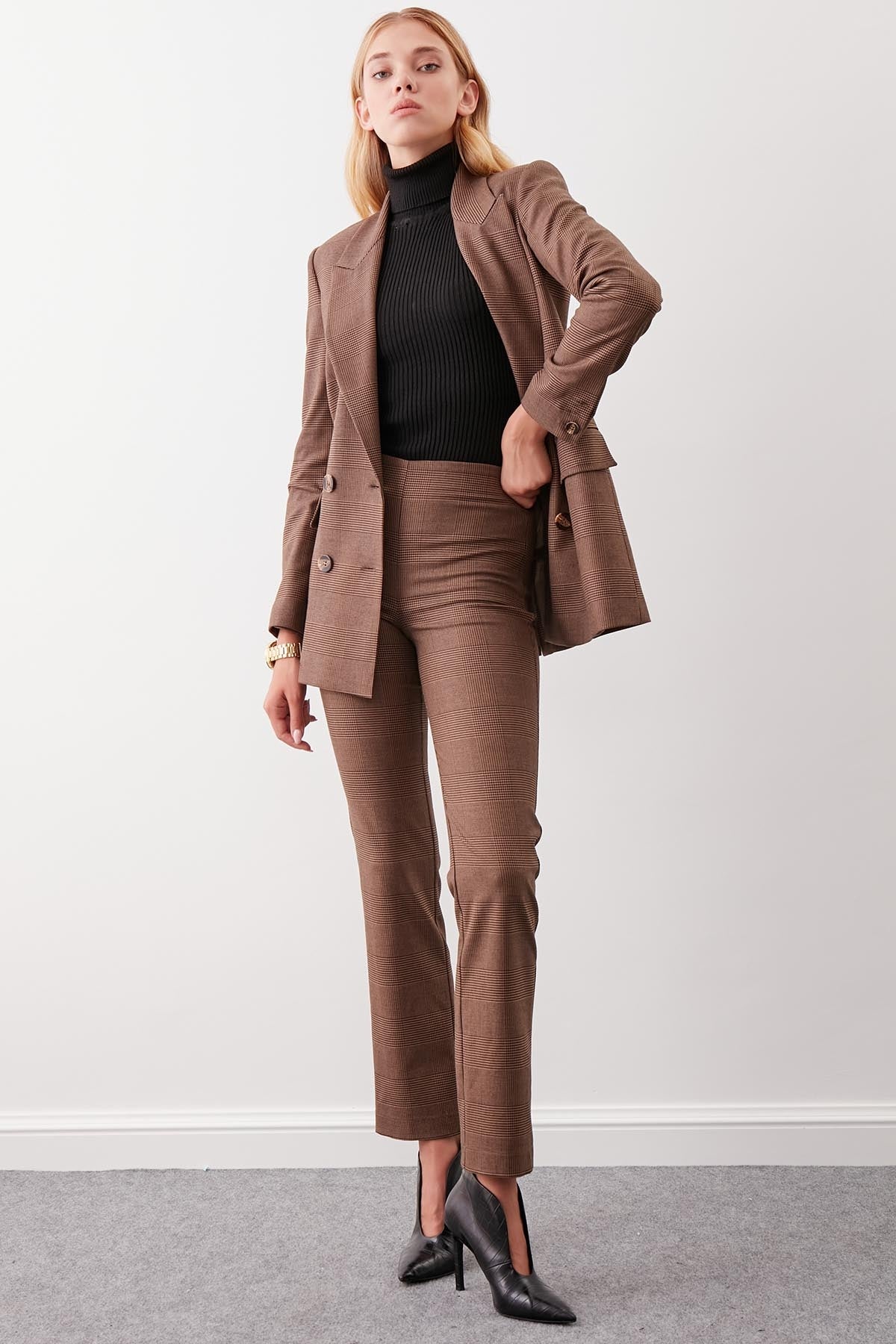 PLAID PATTERN HIGH-WAIST TROUSERS