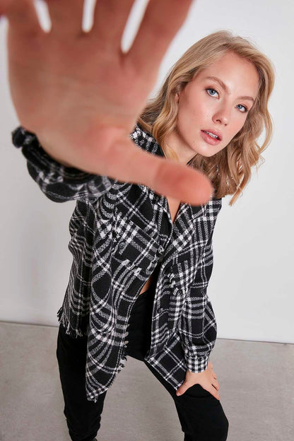 PLAID TASSEL DETAILED LUMBERJACK SHIRT