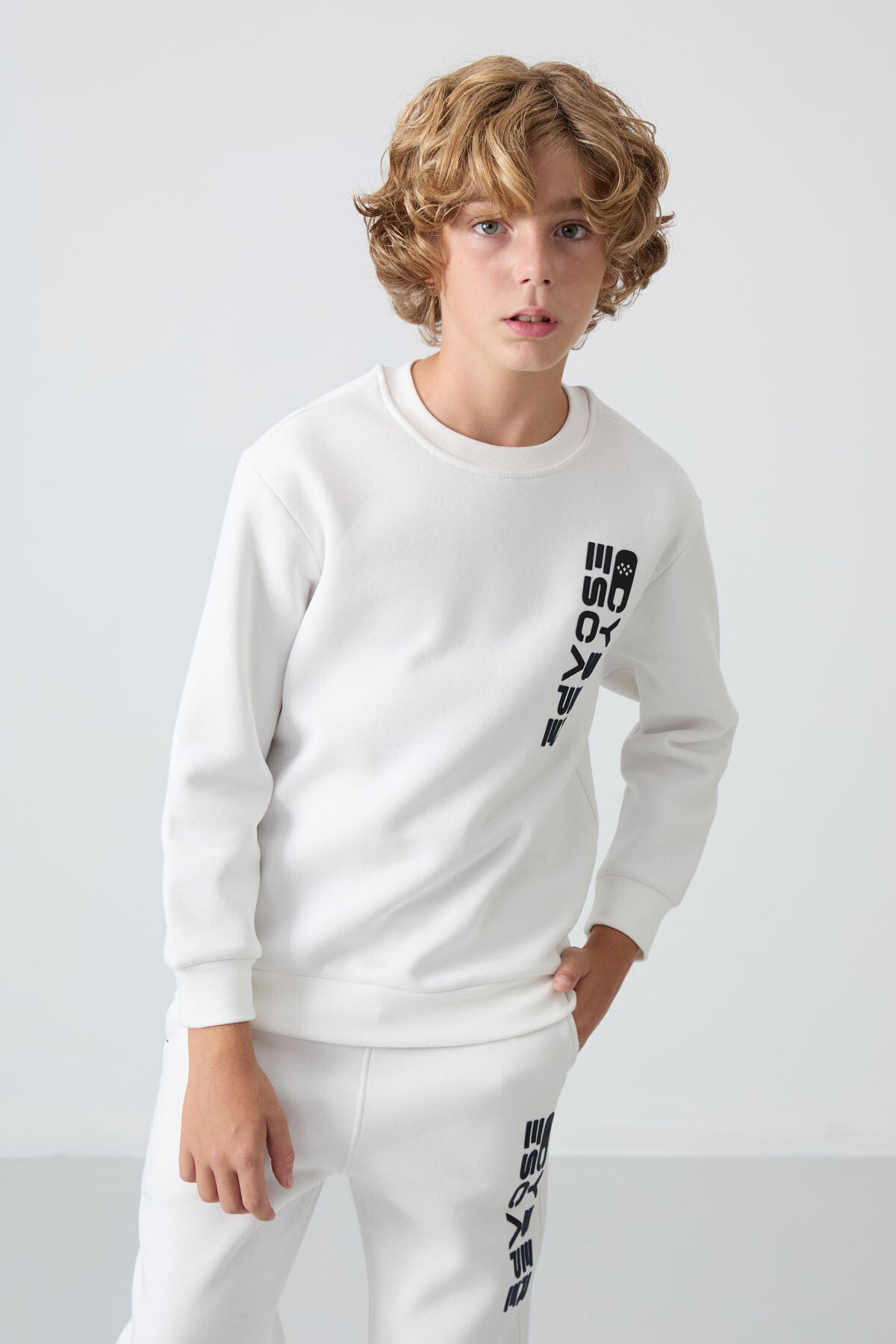 Ecru Cotton Thick Fleece-Lined Soft Textured Standard Fit Printed Boys' Tracksuit Set - 11233