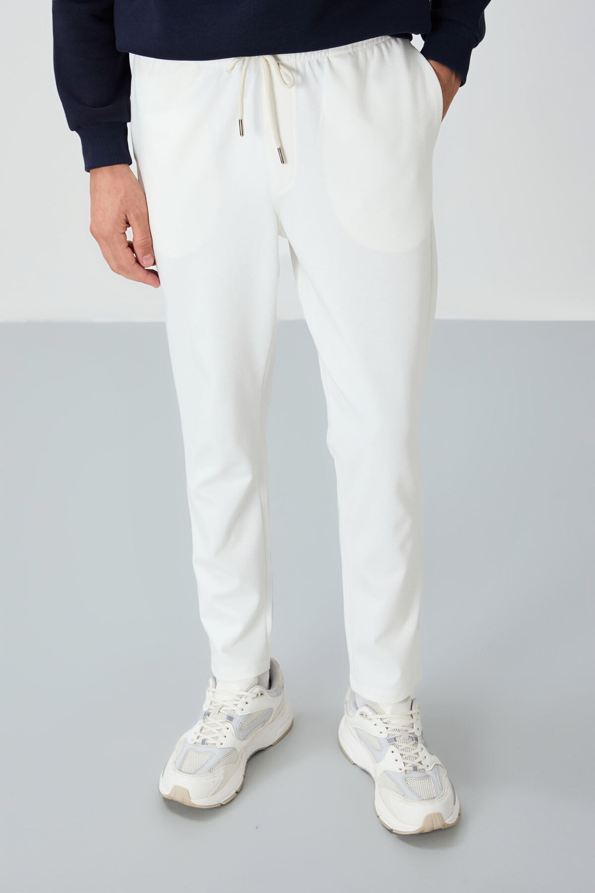Ecru Textured Surface Standard Fit Men's Tracksuit Bottom - 82155