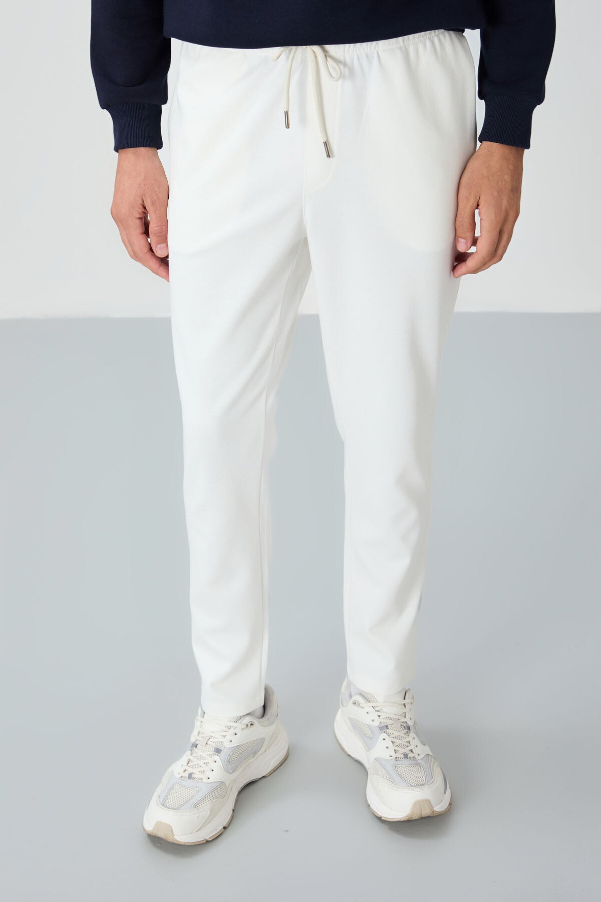 Ecru Textured Surface Standard Fit Men's Tracksuit Bottom - 82155
