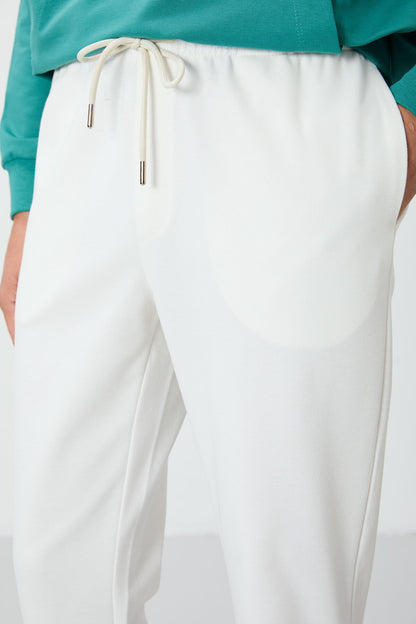 Ecru Textured Surface Standard Fit Men's Tracksuit Bottom - 82156