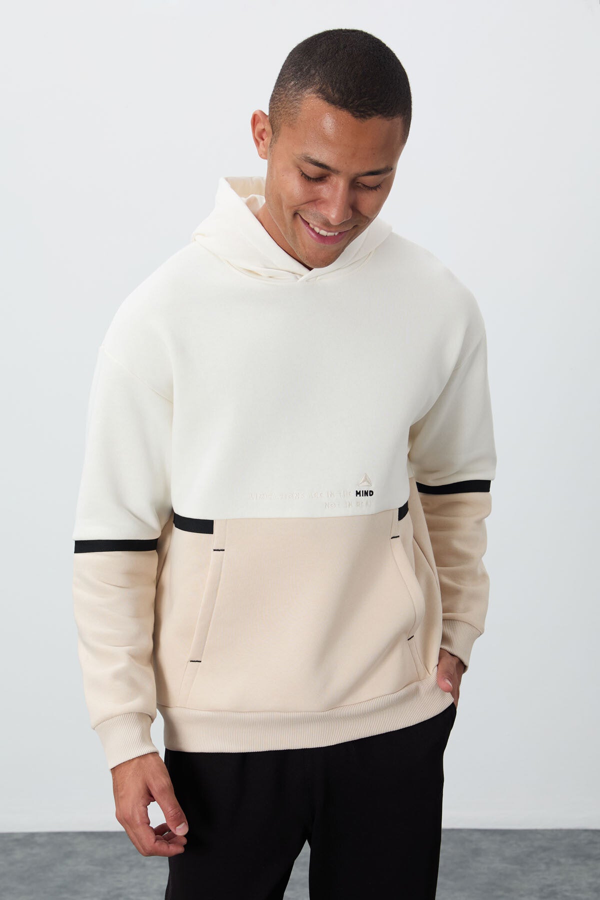 Ecru Cotton Thick Fleece-Lined Soft Textured Comfort Fit Embroidered Men's Sweatshirt - 88417