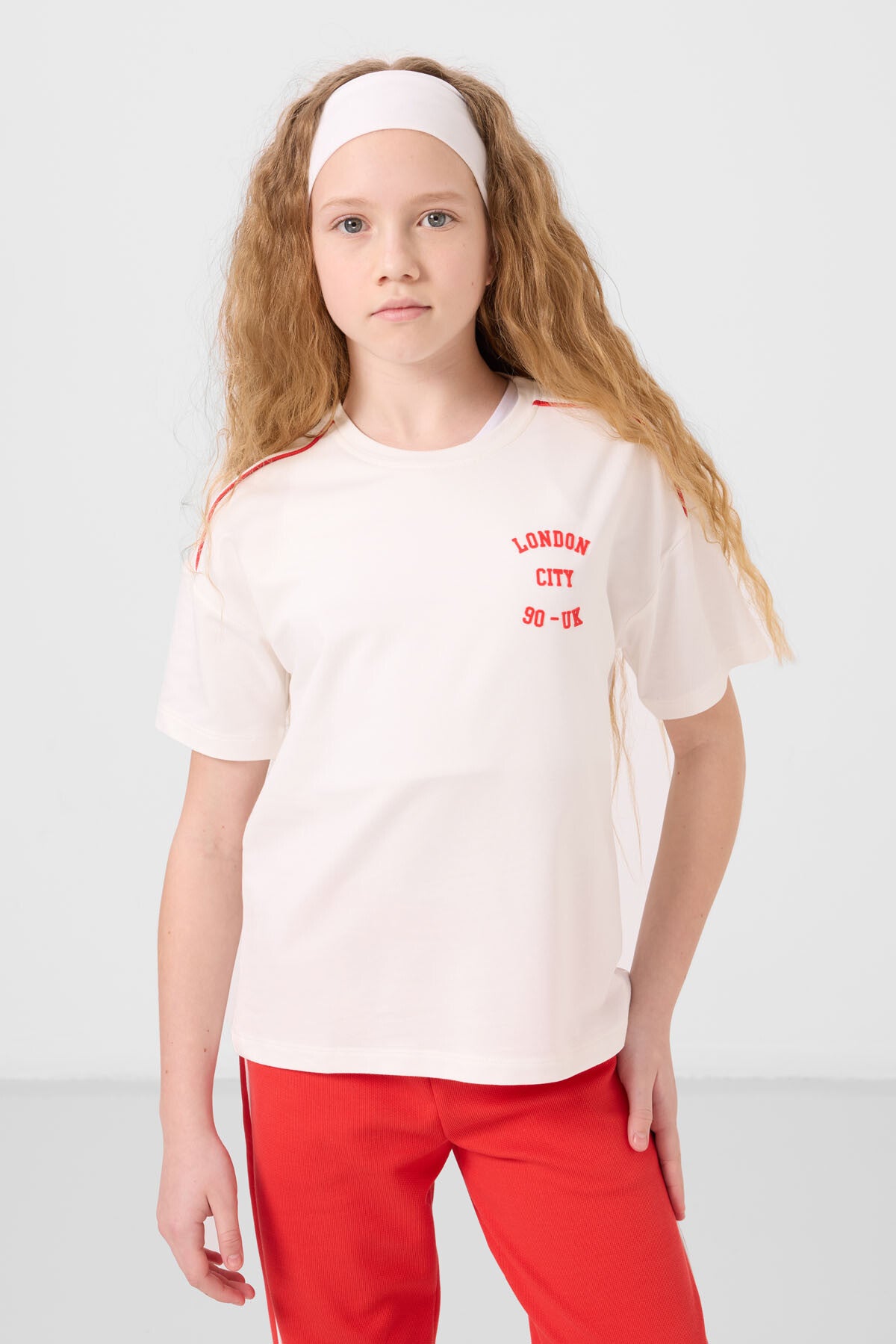 Ecru-Fiesta O-collar printed with a rubber patch and a standard fit Tracksuit set - 75186