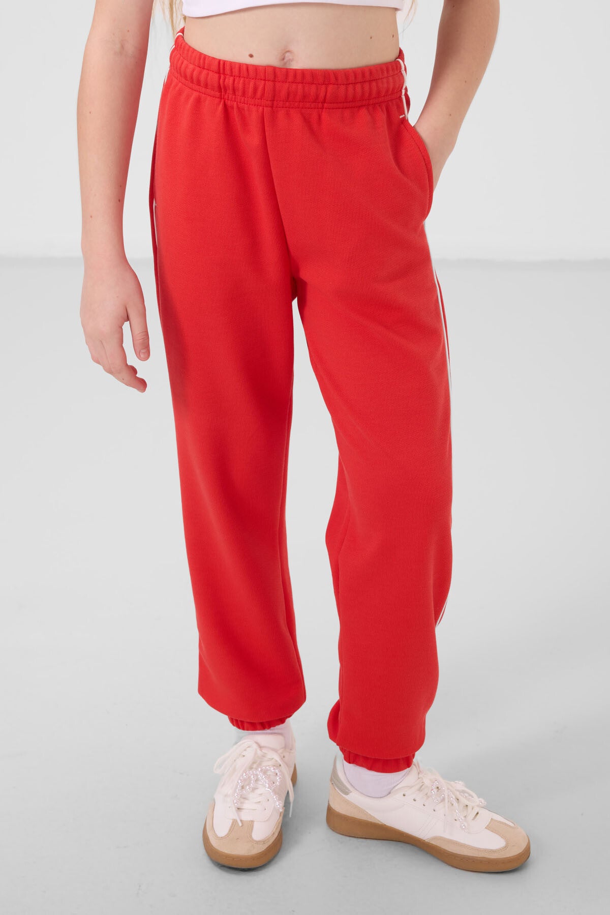 Ecru-Fiesta O-collar printed with a rubber patch and a standard fit Tracksuit set - 75186