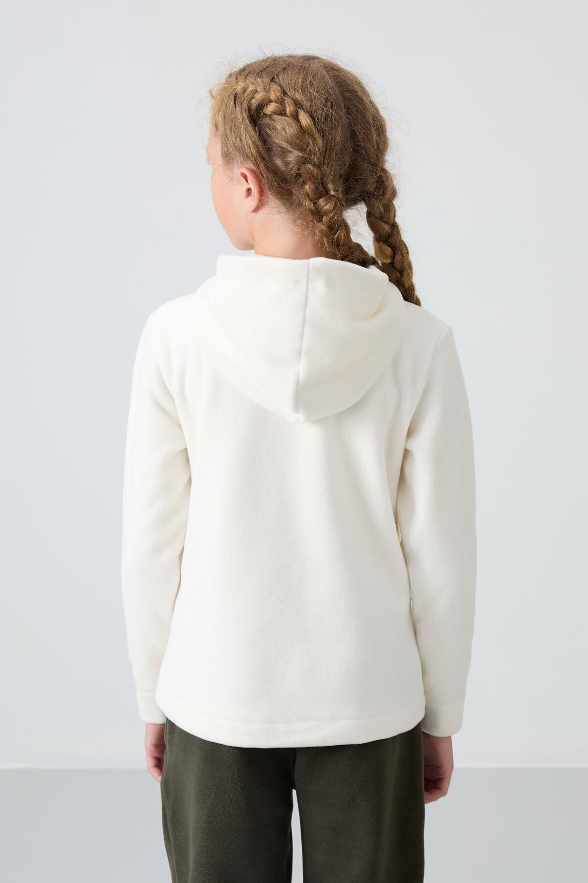 Ecru Thick Soft Textured Standard Fit Embroidered Fleece Girls' Sweatshirt - 75152