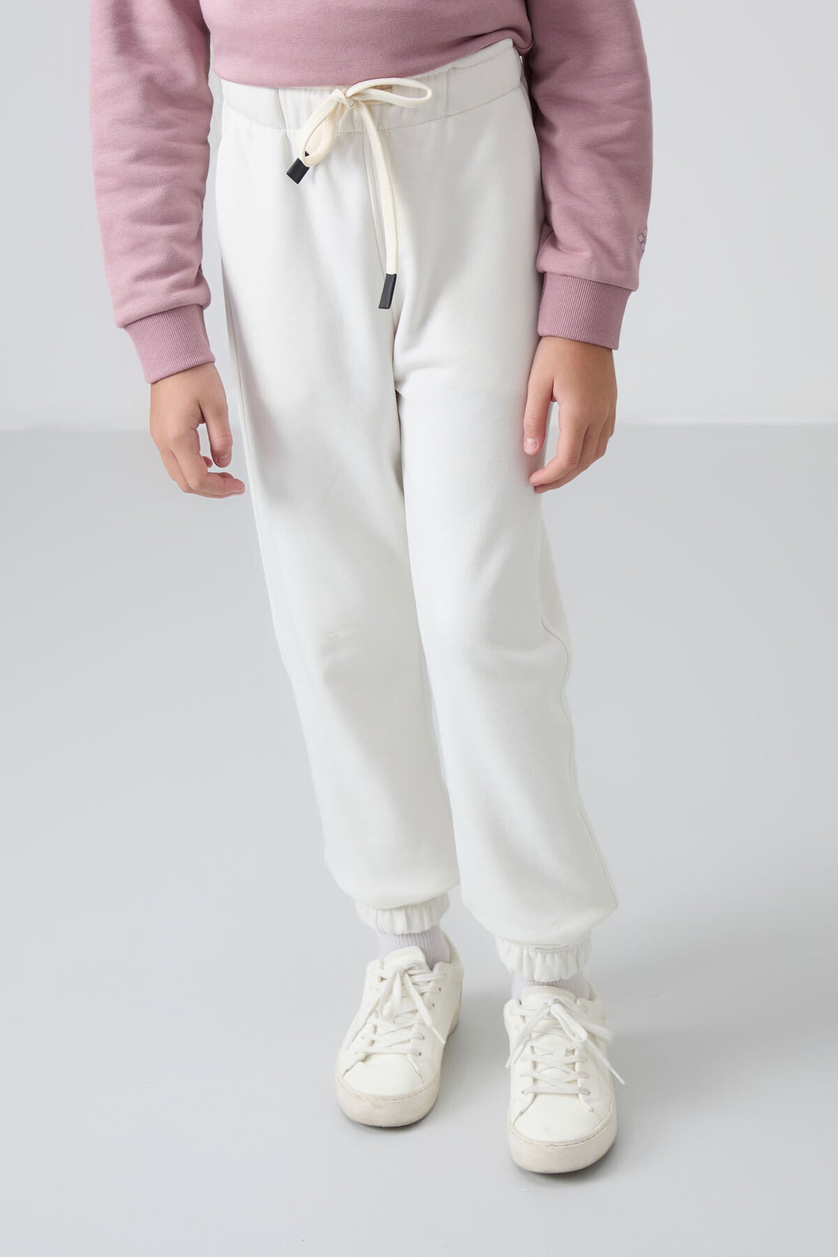 Ecru Cotton-Lined Fleece-Lined Soft Textured Standard Fit Embroidered Girls' Tracksuit Bottom - 75158