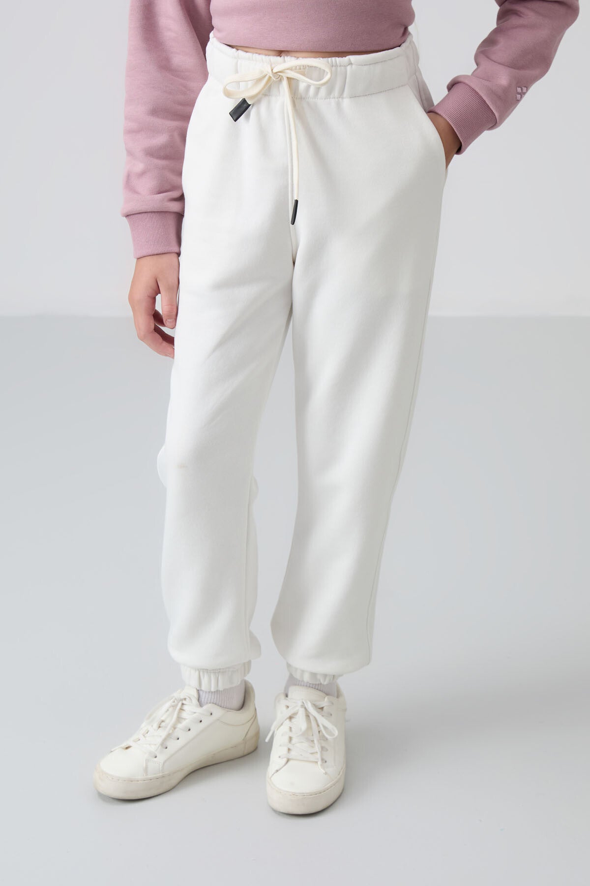 Ecru Cotton-Lined Fleece-Lined Soft Textured Standard Fit Embroidered Girls' Tracksuit Bottom - 75158