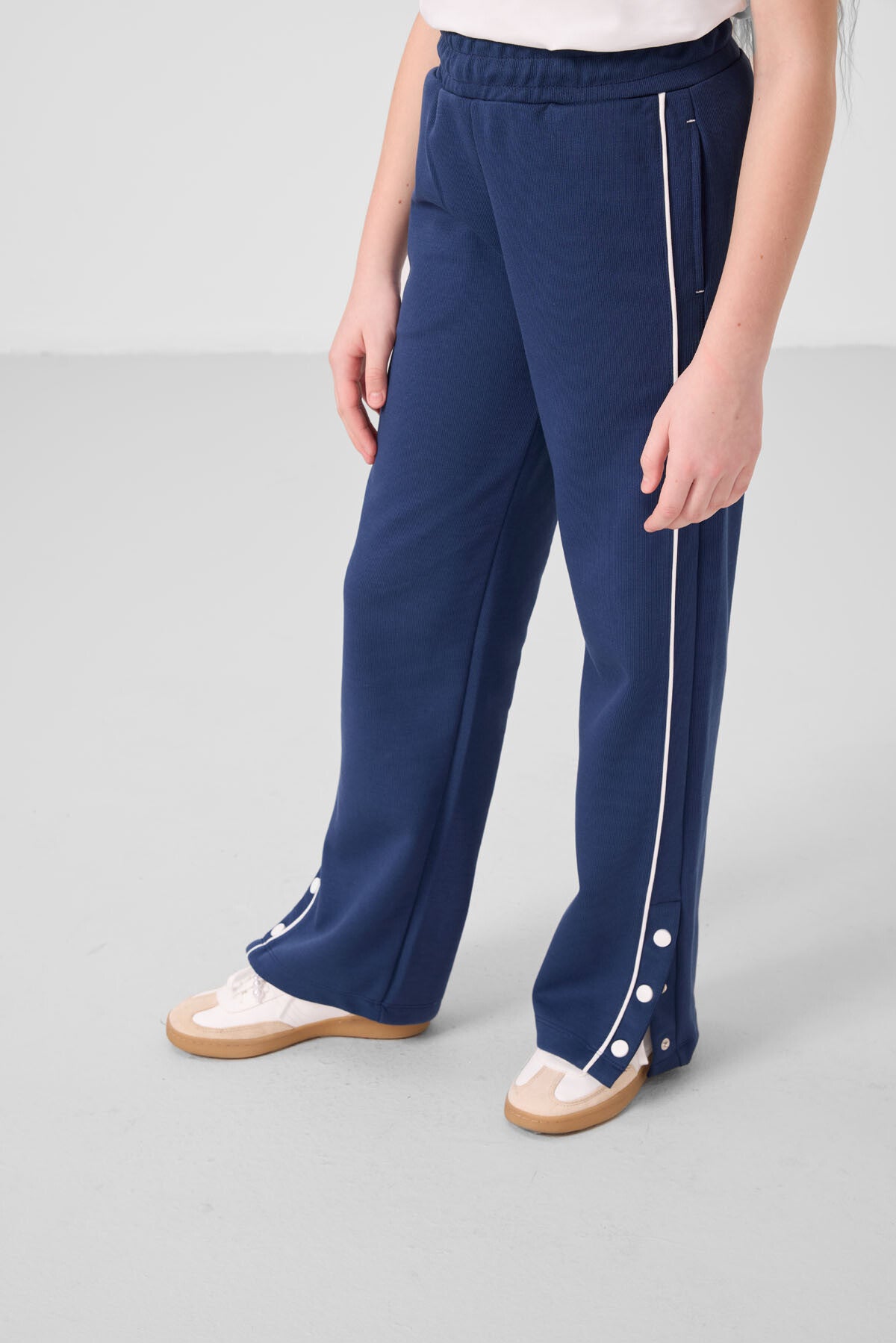 Round Collar Printed Wide Sleeve Standard Fit Girls Tracksuit Set