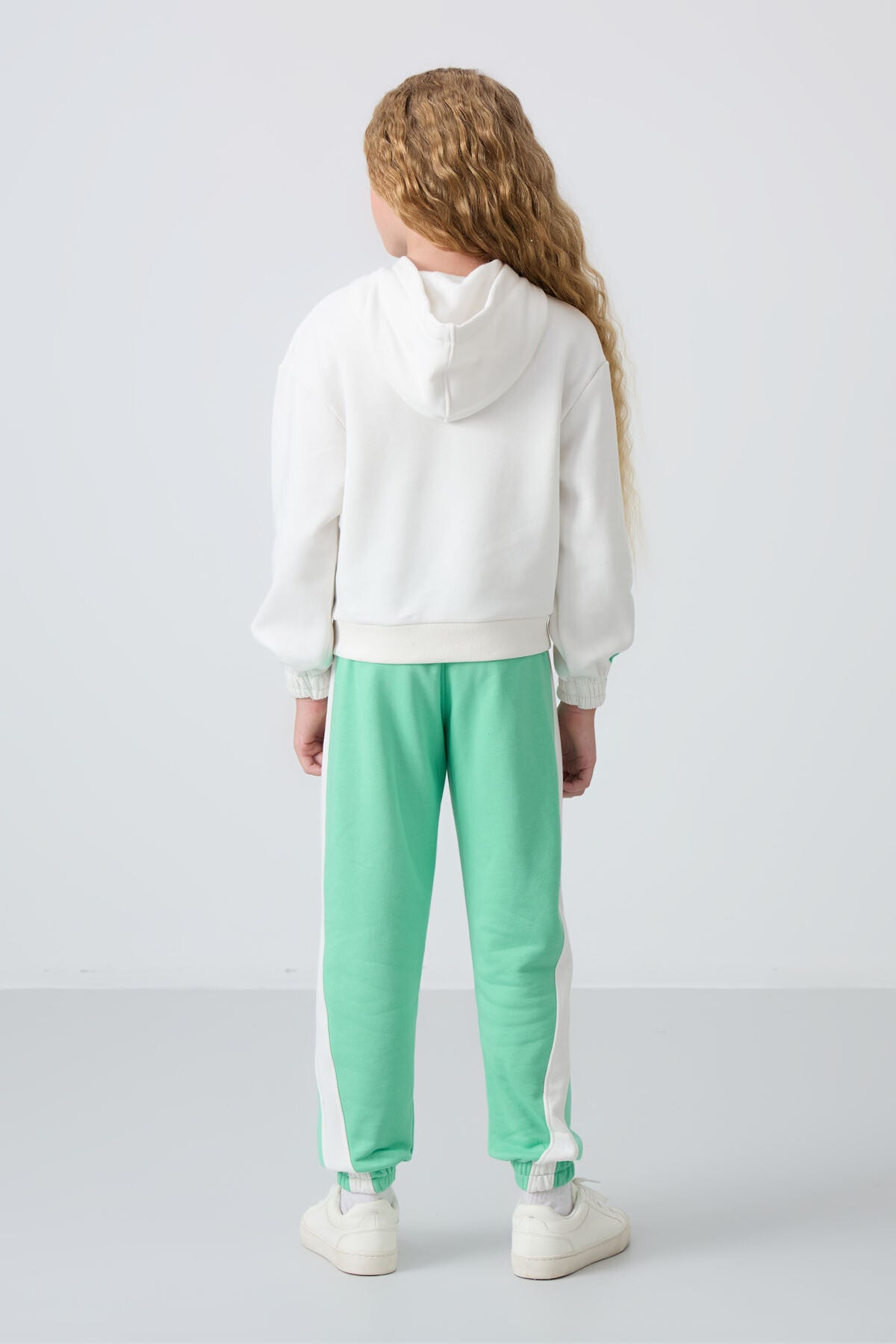 Ecru- Green Cotton Fleece-Lined Soft Textured Standard Fit Printed Girls' Tracksuit Set - 75166
