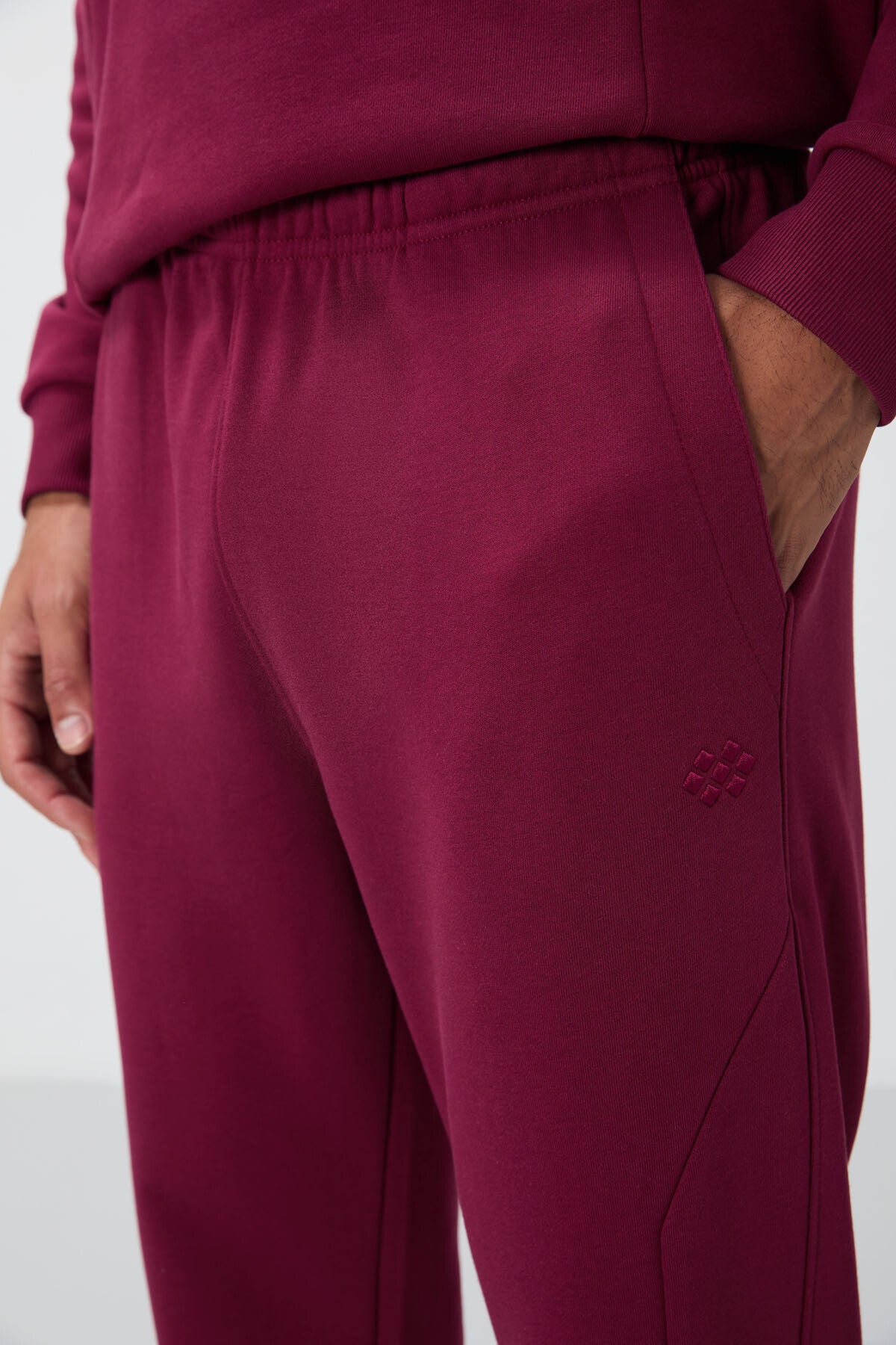 Purple Compact Cotton Thick Smooth Textured O Collar Comfort Fit Men's Tracksuit Set -85263