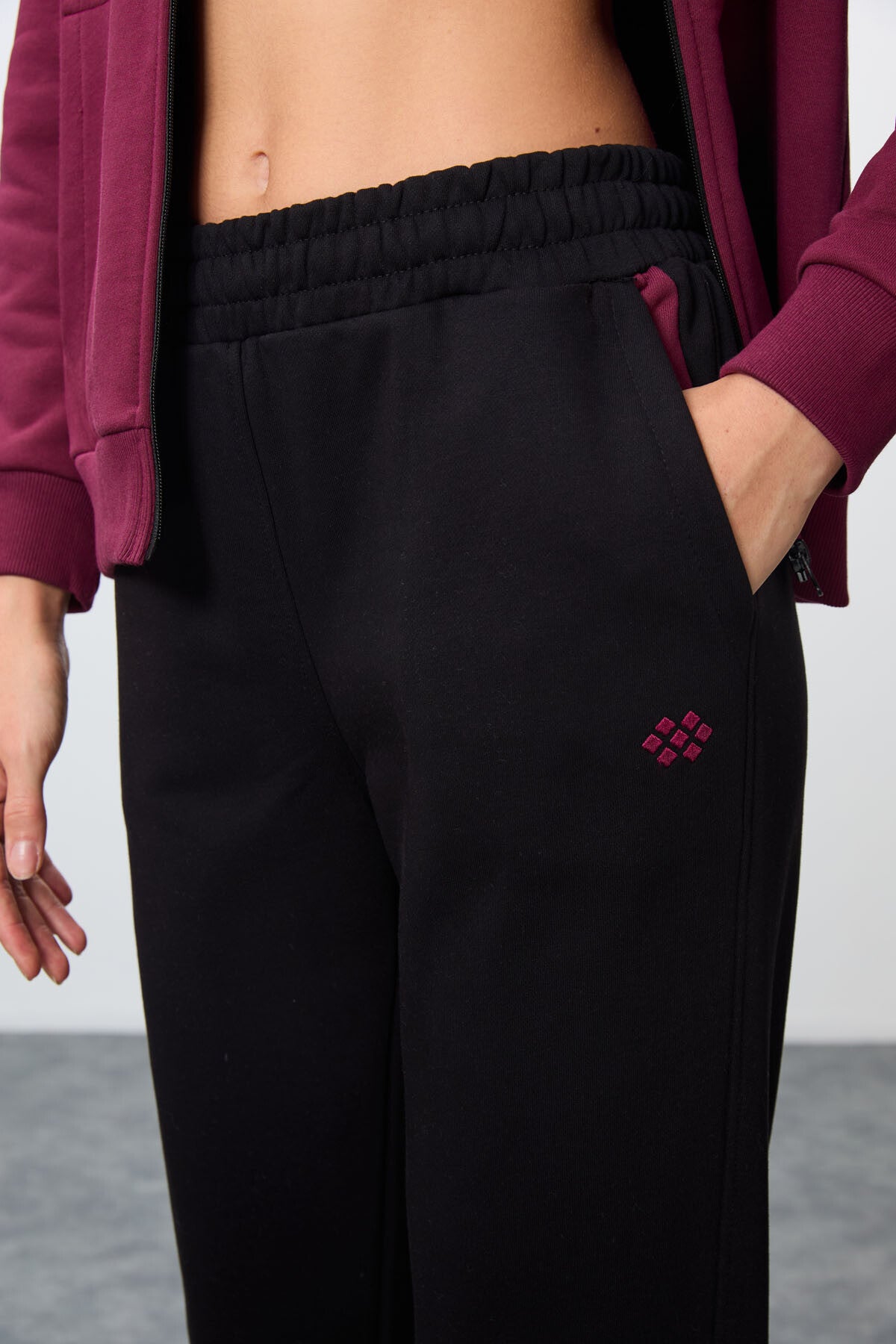 Purple-Black Compact Cotton Thick Smooth Textured Hooded Oversize Fit Women's Tracksuit Set - 95343