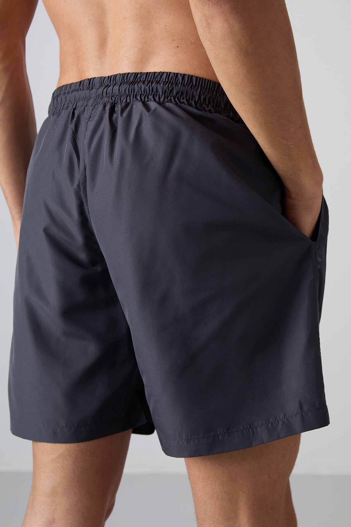 Quick-Drying Standard Fit Men's Swim Shorts - 81237