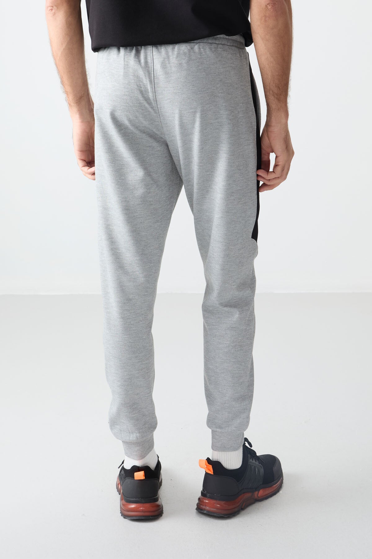 Grey Melange Textured Surface Standard Fit Embroidered Men's Tracksuit Bottom - 82126