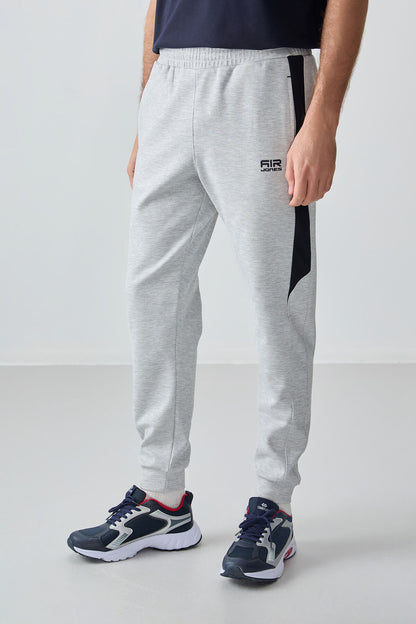 Grey Surface Textured Standard Fit Embroidered Men's Tracksuit Bottom - 82126