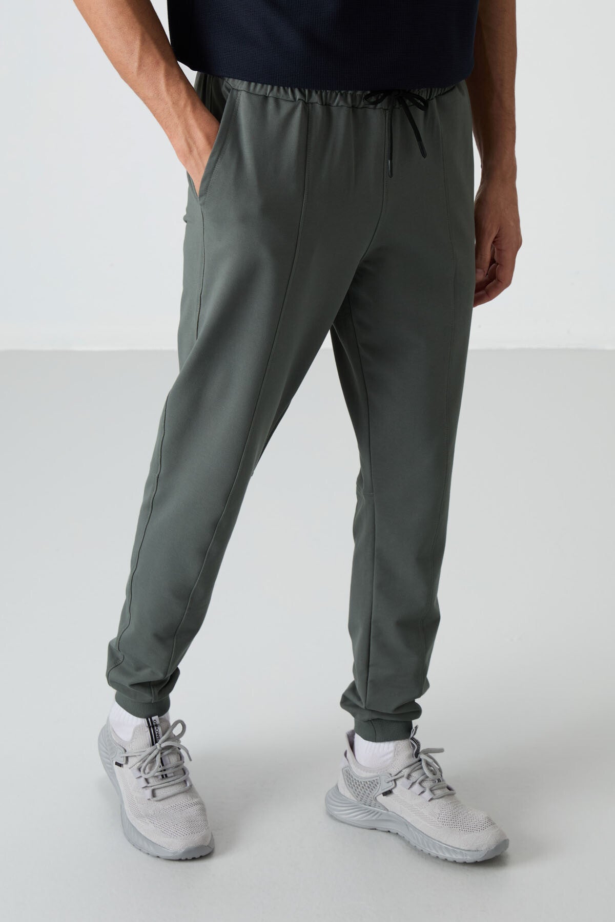 Cotton Soft Textured Comfort Fit Embroidered Men's Jogger - 82123