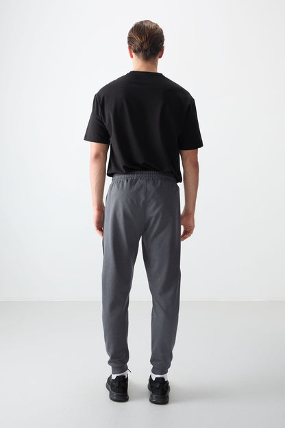 Dark Grey Textured Surface Standard Fit Embroidered Men's Tracksuit Bottom - 82126