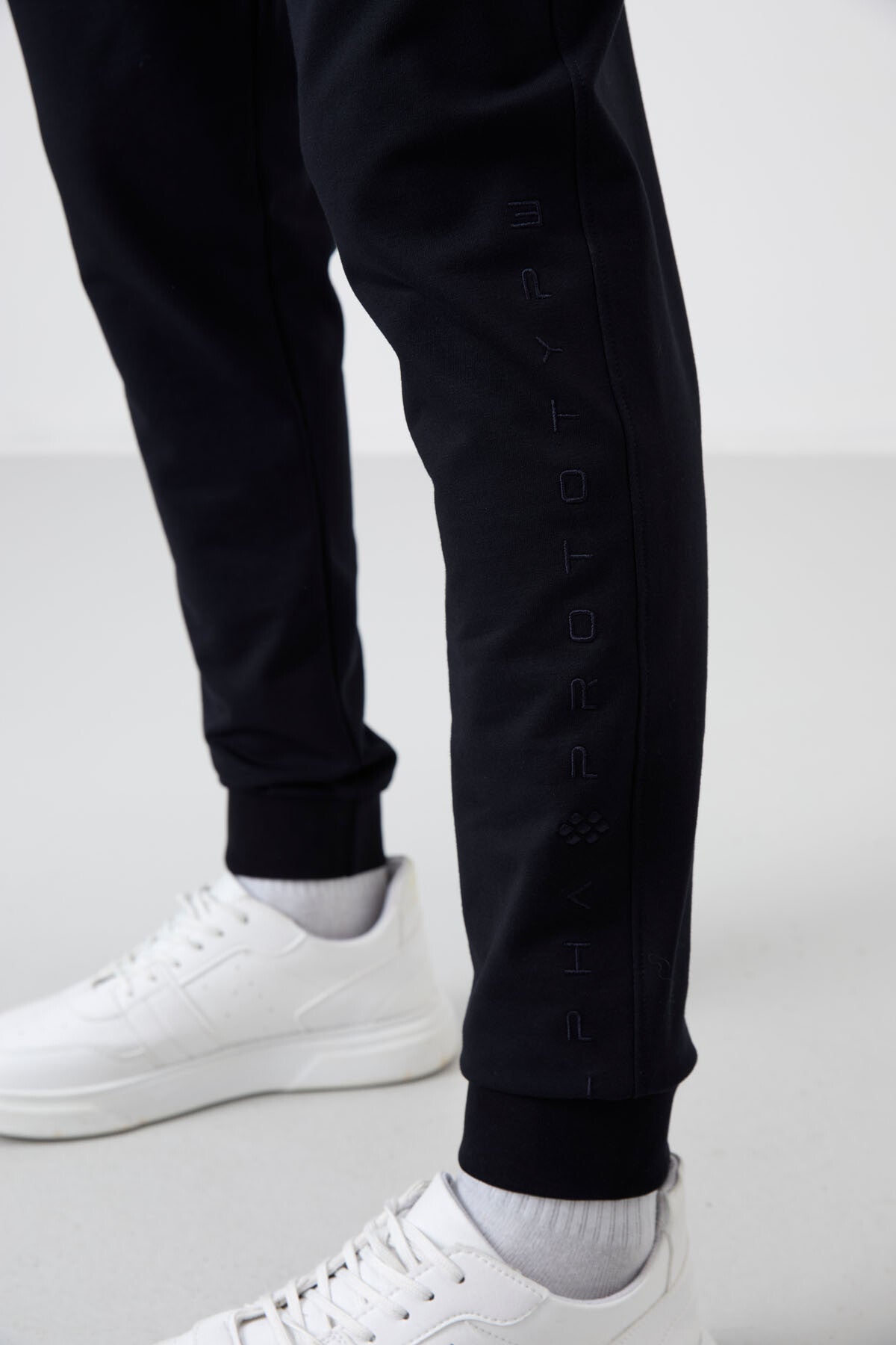 Navy Blue Cotton Soft Textured Standard Fit Embroidered Men's Tracksuit Bottom - 82133