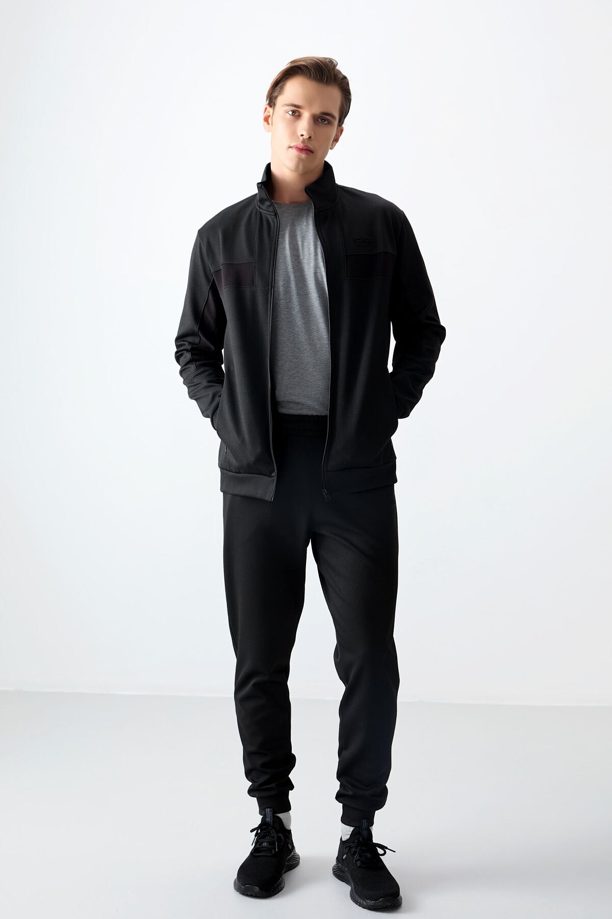 Black Textured Surface Standard Fit Embroidered Men's Tracksuit Set - 85248