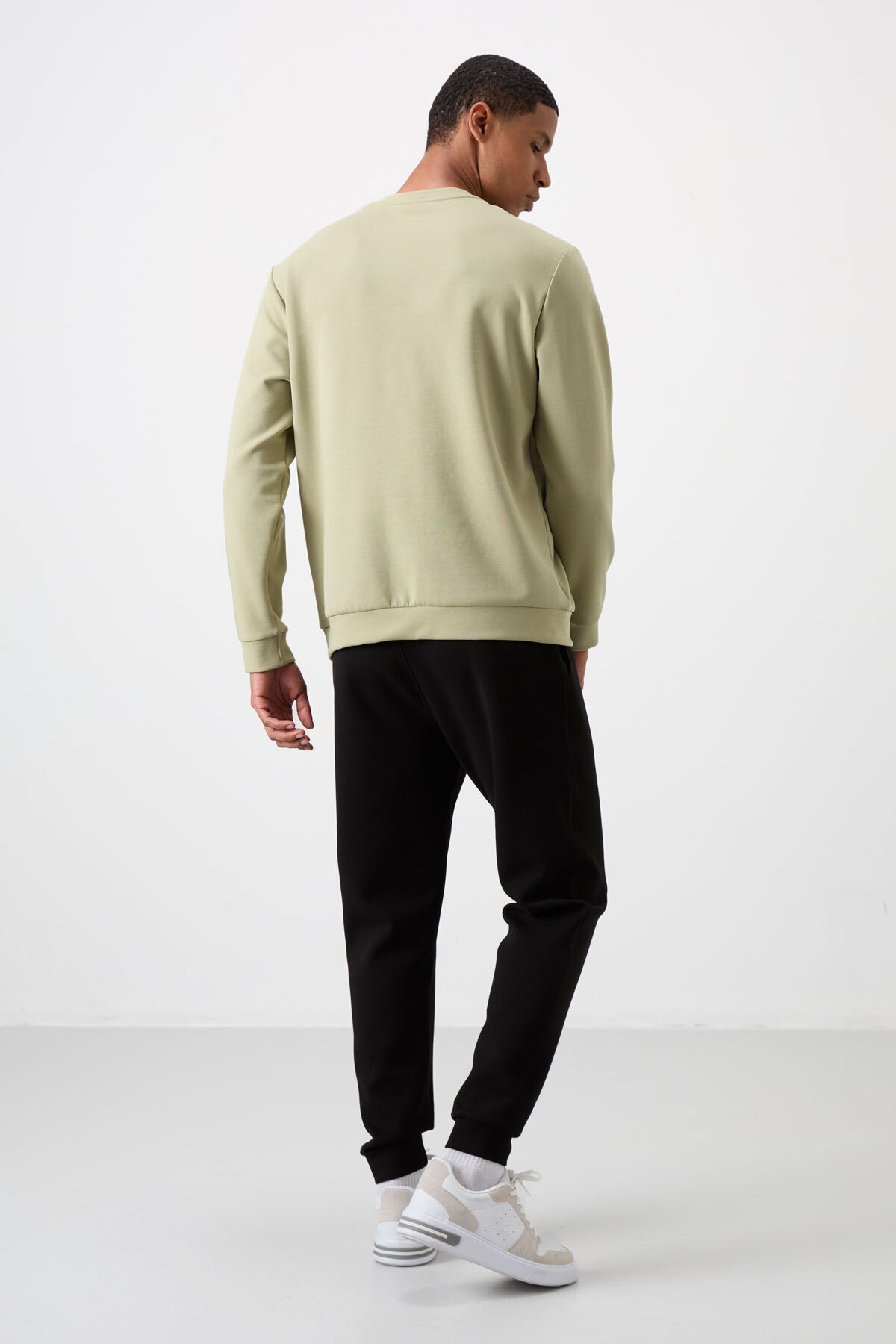 Black Cotton Thick Soft Textured Comfort Fit Embroidered Men's Tracksuit Set - 85254