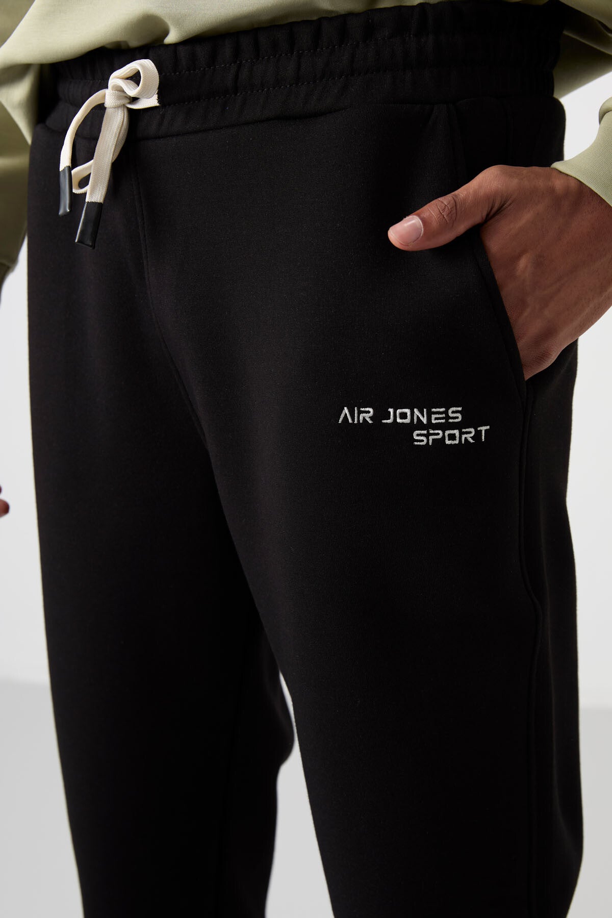 Black Cotton Thick Soft Textured Comfort Fit Embroidered Men's Tracksuit Set - 85254