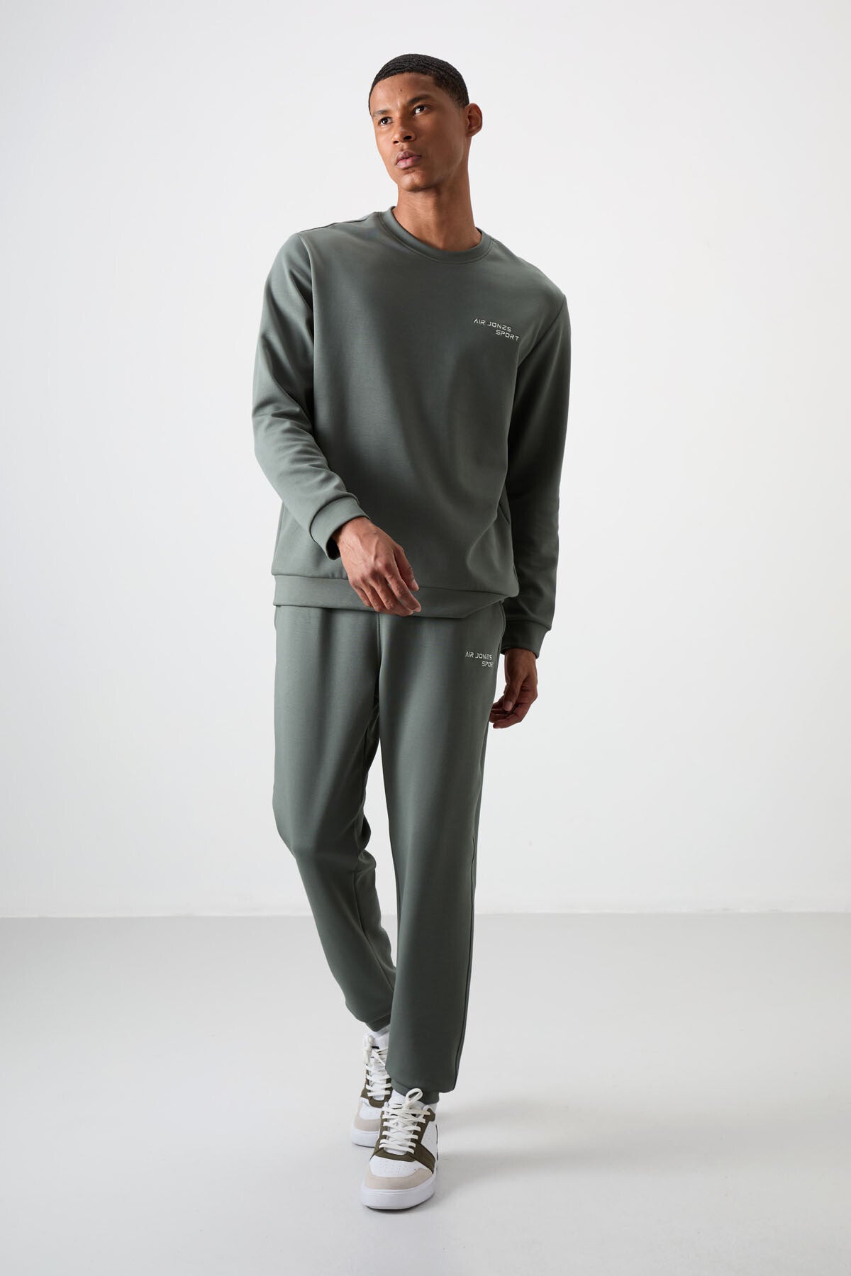 Cotton Thick Soft Textured Comfort Fit Embroidered Men's Tracksuit Set - 85254