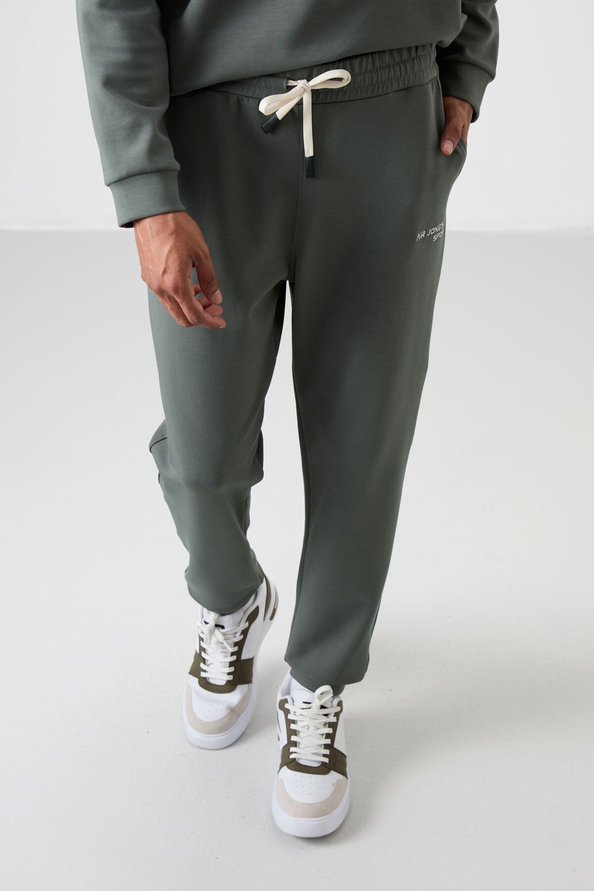 Cotton Thick Soft Textured Comfort Fit Embroidered Men's Tracksuit Set - 85254