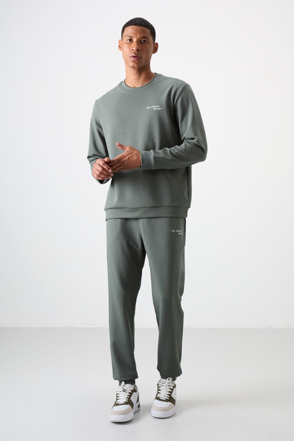 Cotton Thick Soft Textured Comfort Fit Embroidered Men's Tracksuit Set - 85254