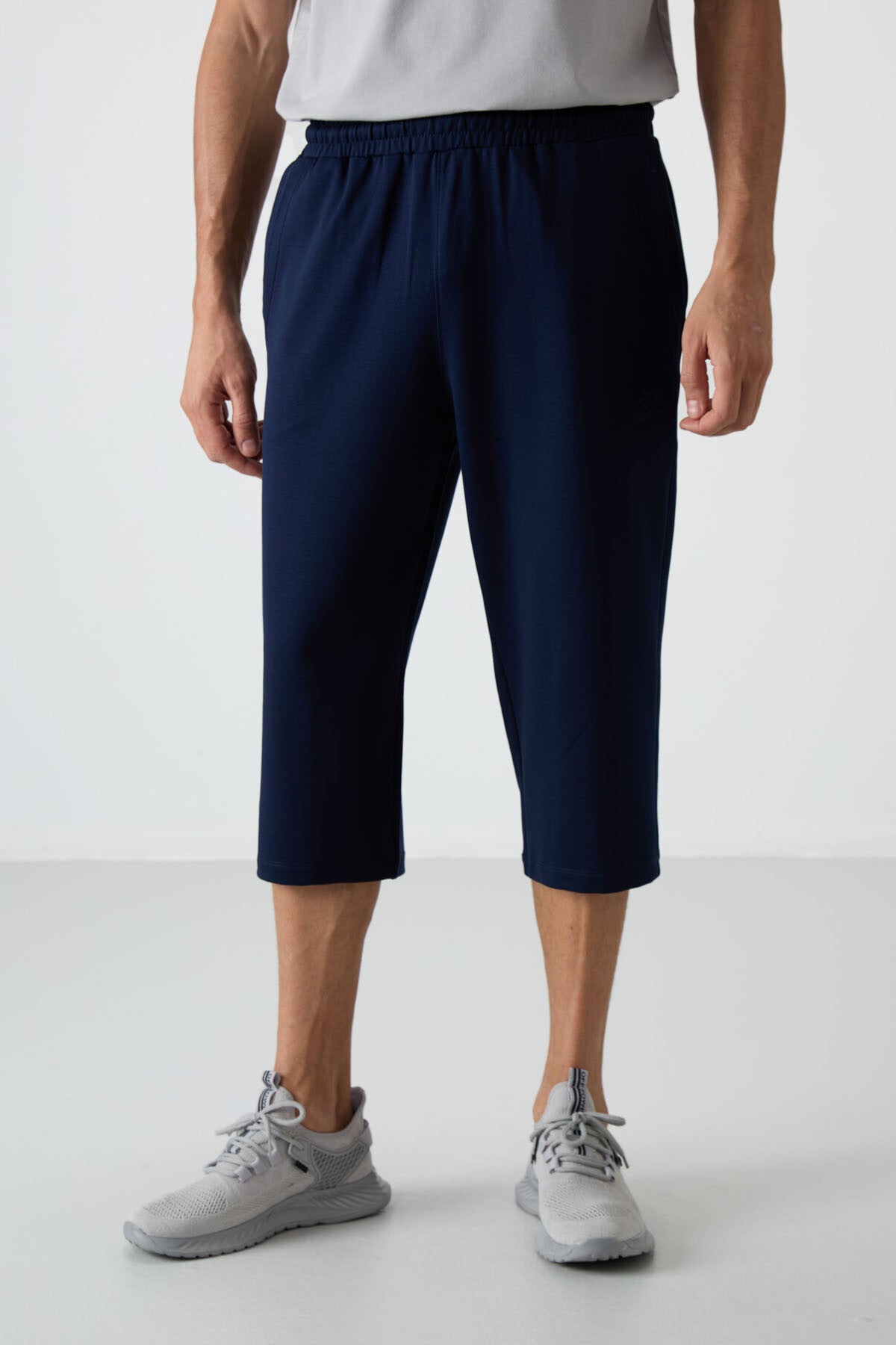Indigo Cotton Soft Textured Standard Fit Embroidered Men's Capri - 83102