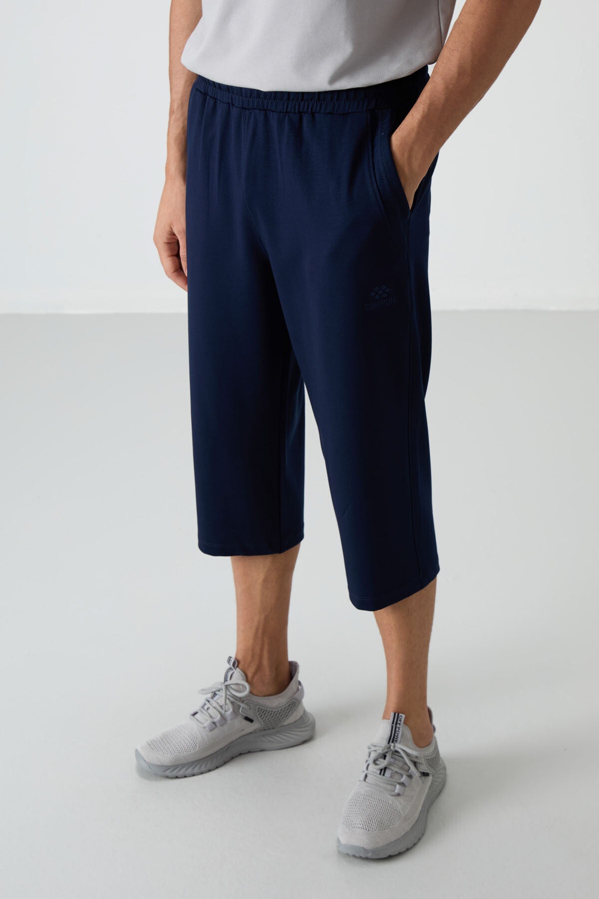Indigo Cotton Soft Textured Standard Fit Embroidered Men's Capri - 83102
