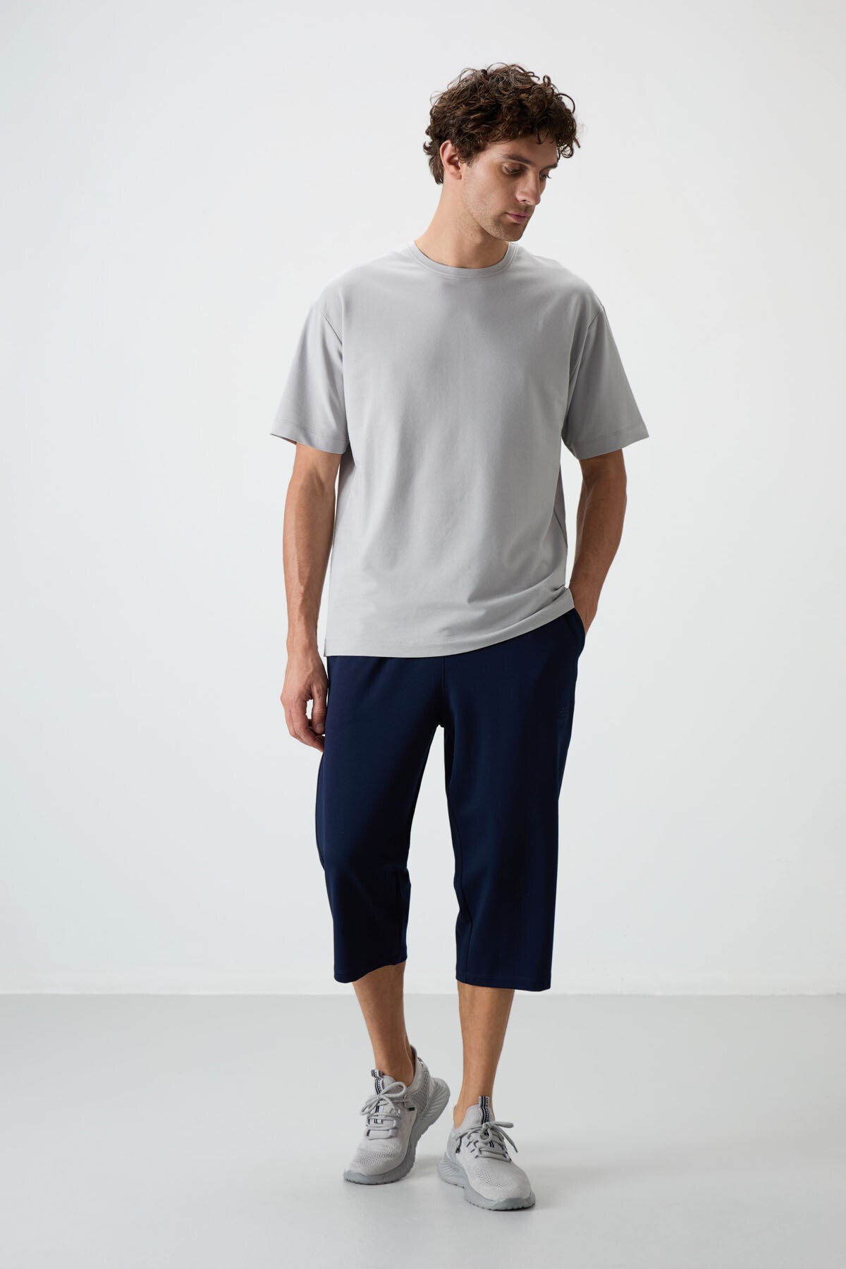 Indigo Cotton Soft Textured Standard Fit Embroidered Men's Capri - 83102