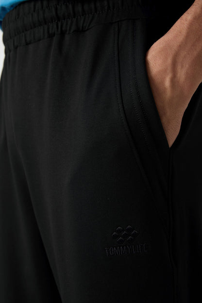 Black Cotton Soft Textured Standard Fit Embroidered Men's Capri - 83102
