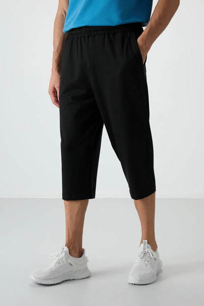 Black Cotton Soft Textured Standard Fit Embroidered Men's Capri - 83102