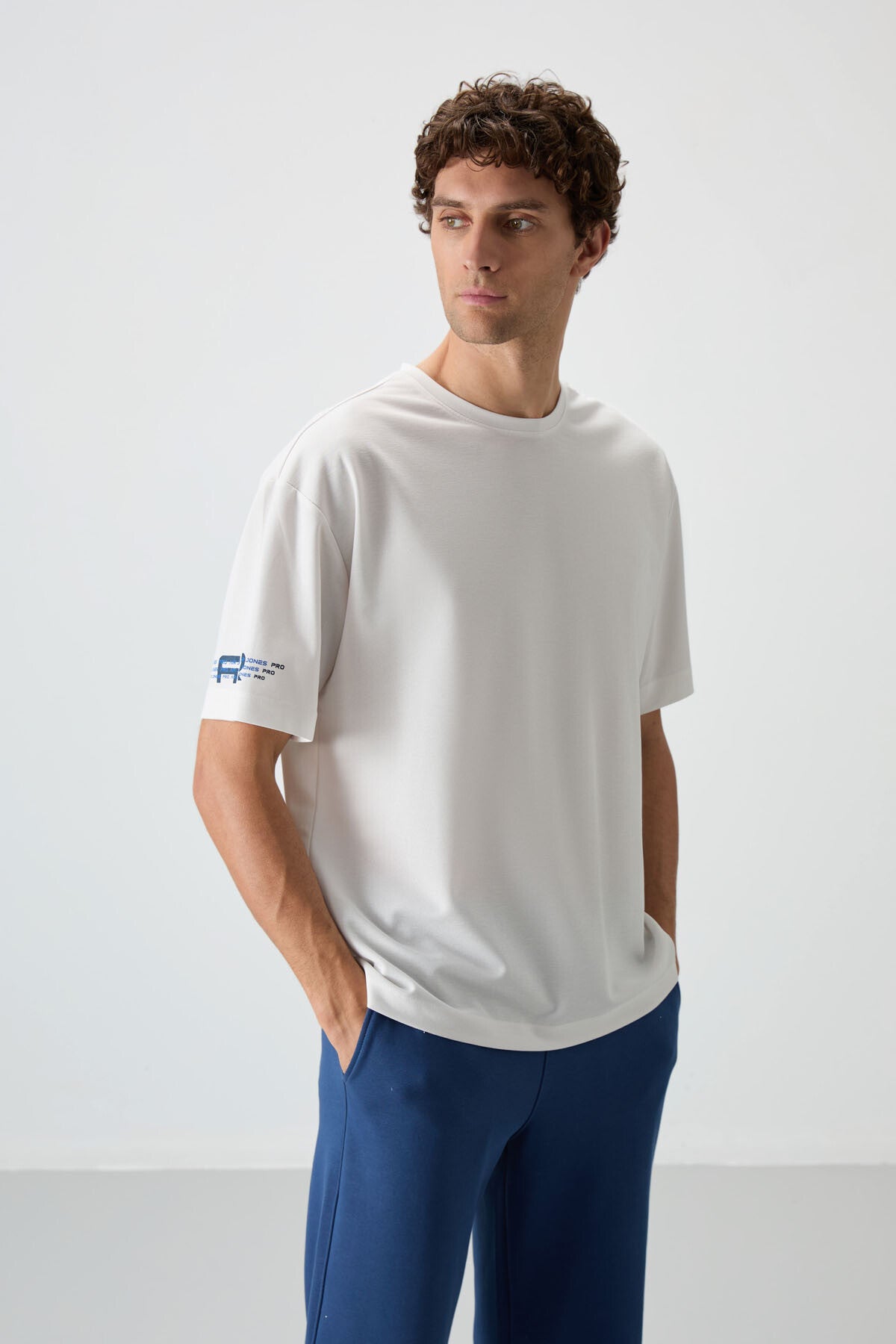 Ecru Thick Cotton Textured Oversize Fit Printed Men's T-Shirt - 88369