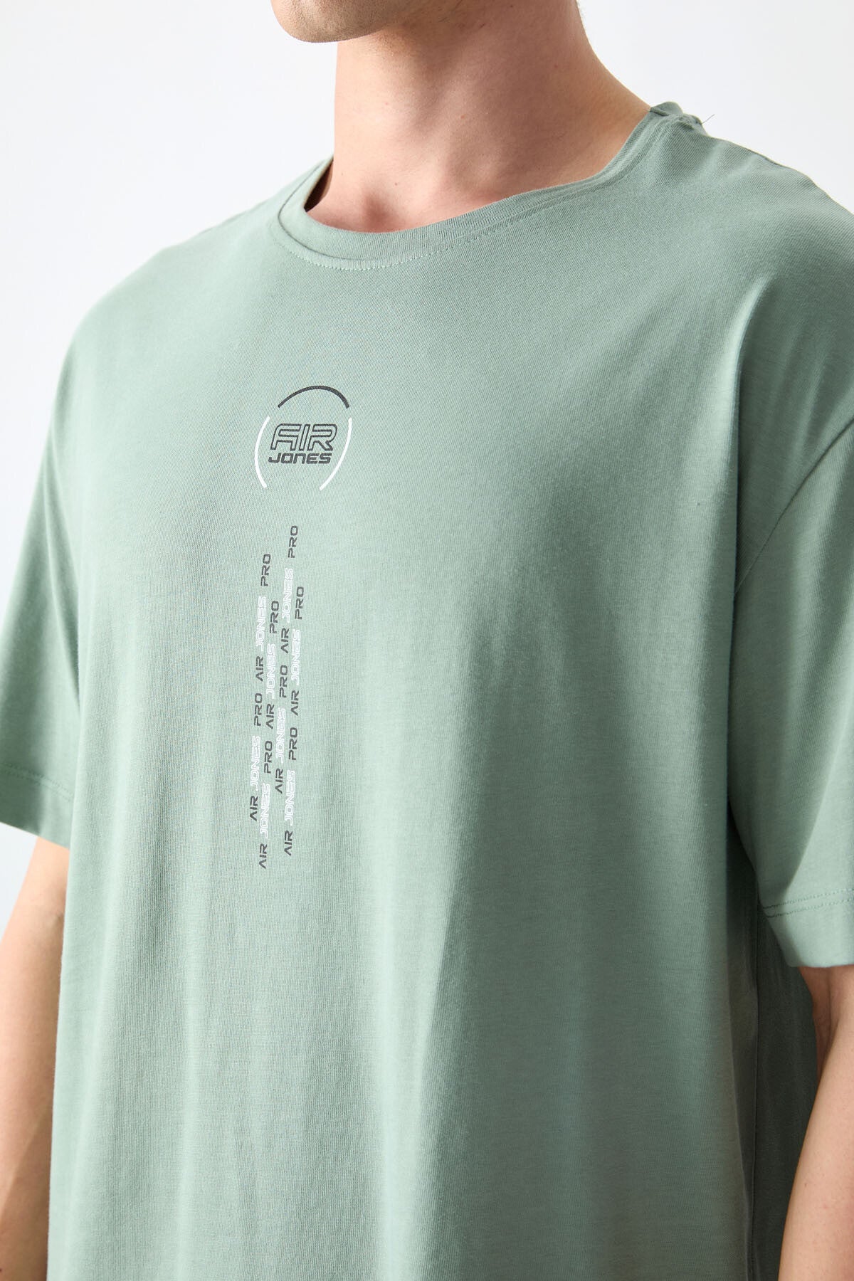 Light Green 100% Cotton Thick Soft Textured Oversize Fit Printed Men's T-Shirt - 88355