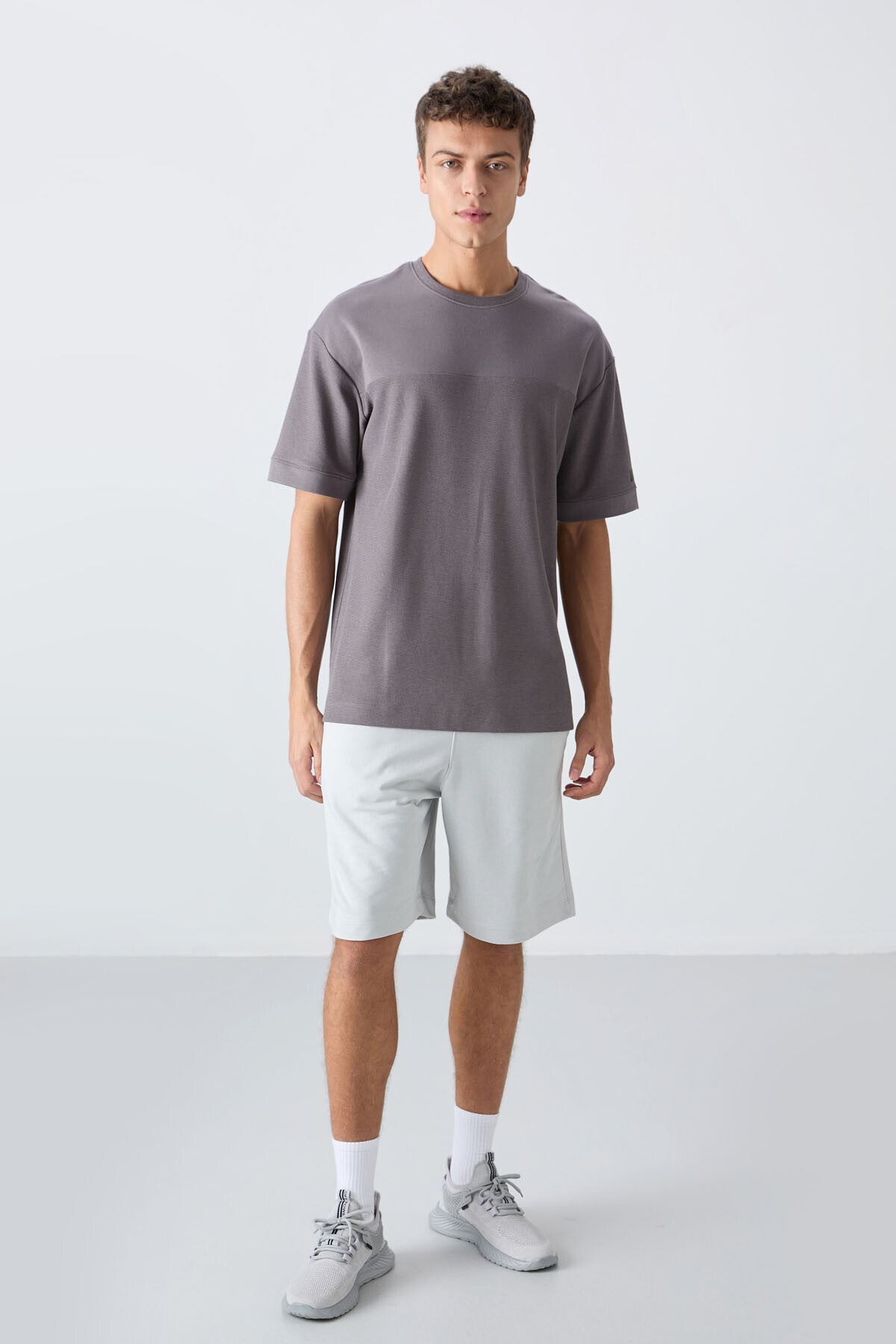 Dark Grey Cotton Thick Textured Surface Oversize Fit Basic Men's T-Shirt - 88340
